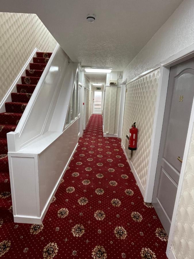 Oyo Queens Hotel, Skegness Pier ภายนอก รูปภาพ