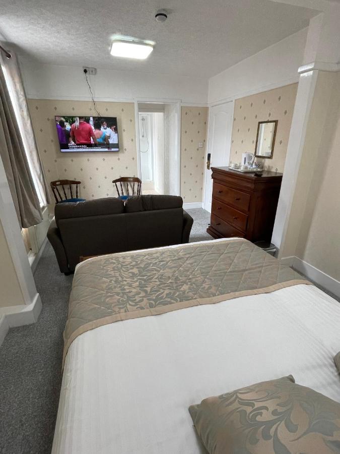 Oyo Queens Hotel, Skegness Pier ภายนอก รูปภาพ