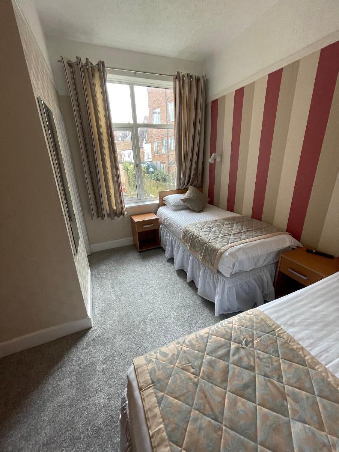 Oyo Queens Hotel, Skegness Pier ภายนอก รูปภาพ