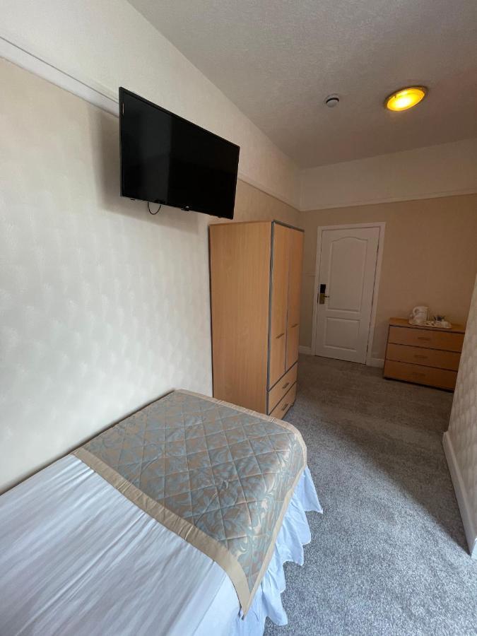 Oyo Queens Hotel, Skegness Pier ภายนอก รูปภาพ