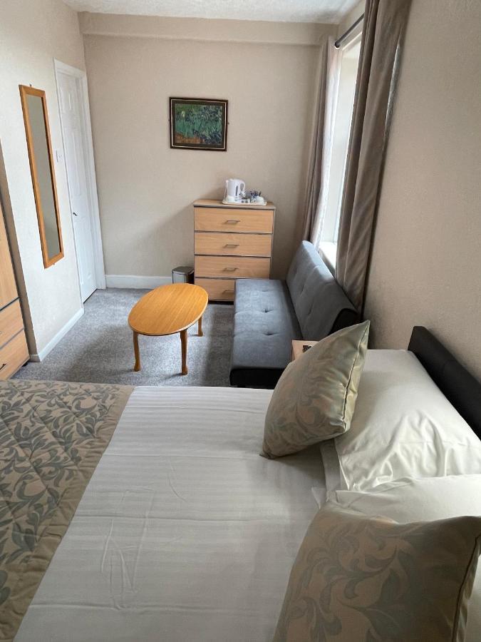 Oyo Queens Hotel, Skegness Pier ภายนอก รูปภาพ
